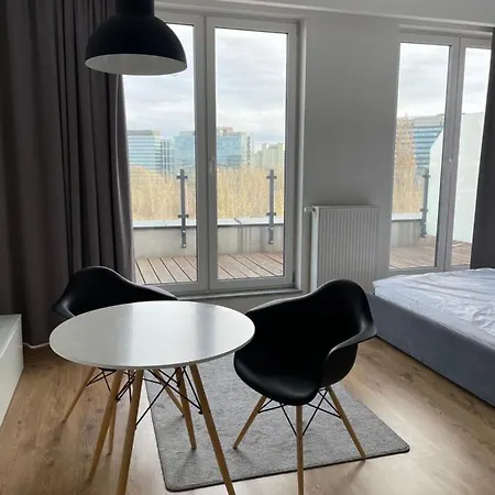 아파트 Slawinska Apartment With City View Terrace