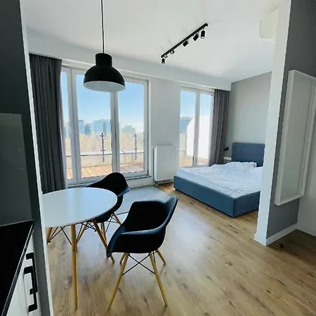아파트 Slawinska Apartment With City View Terrace *